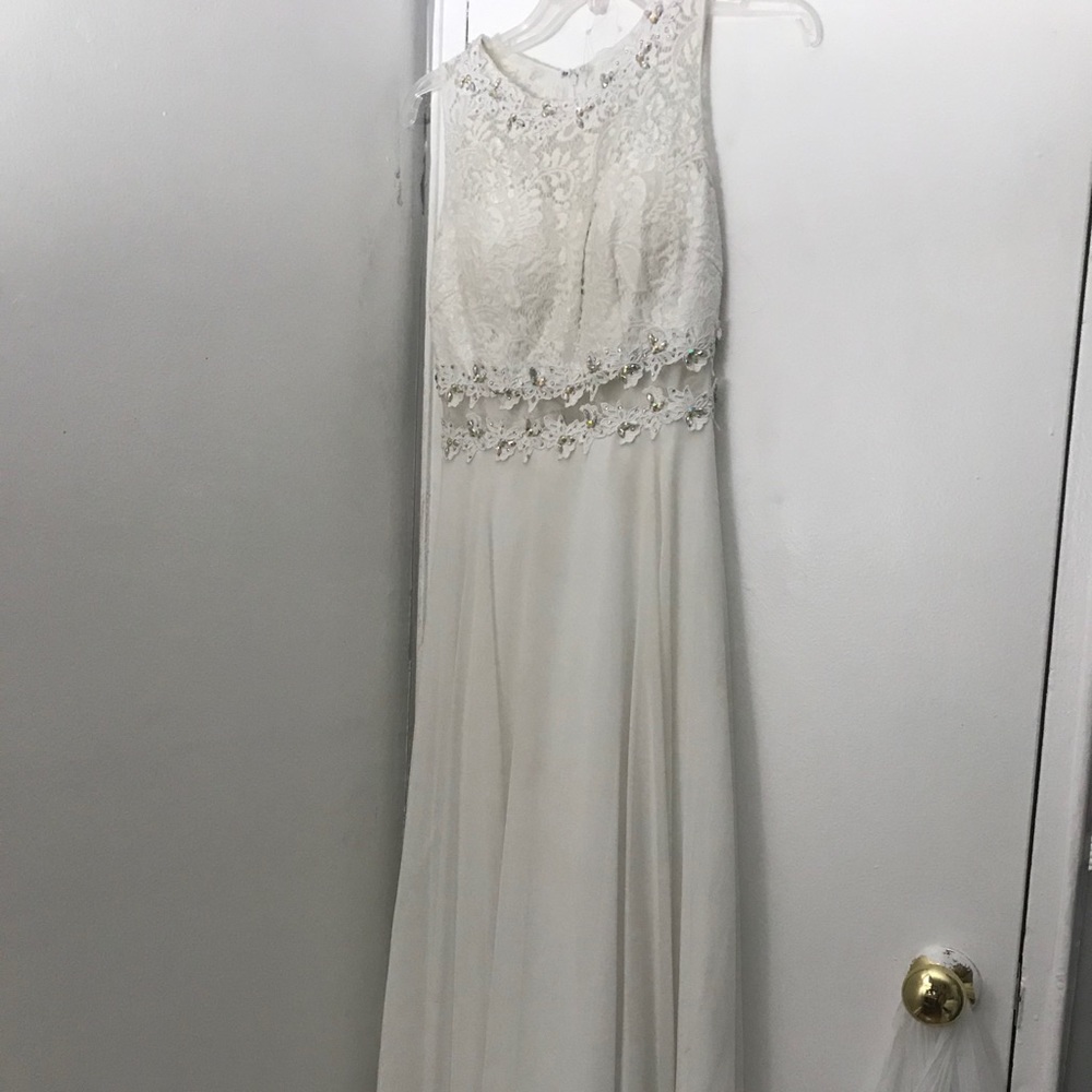 White long back zippered prom dress
